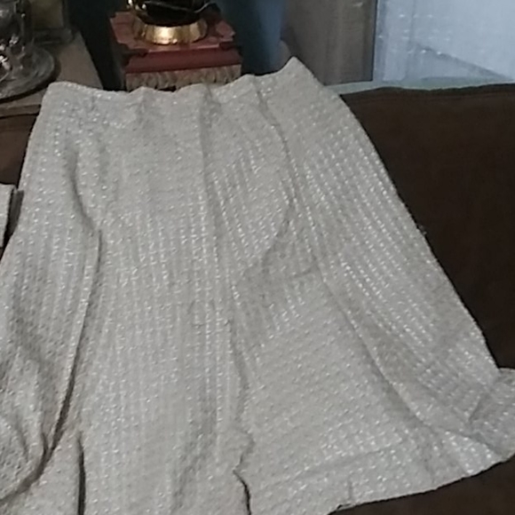 Suit - Picture 2 of 7